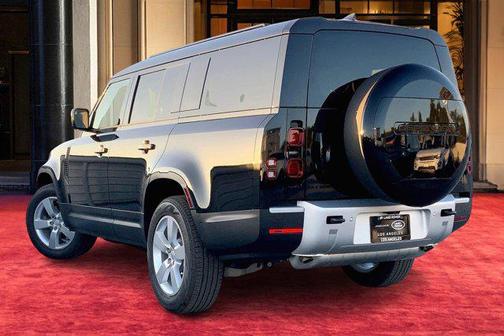 2025 Land Rover Defender 130 P400 S