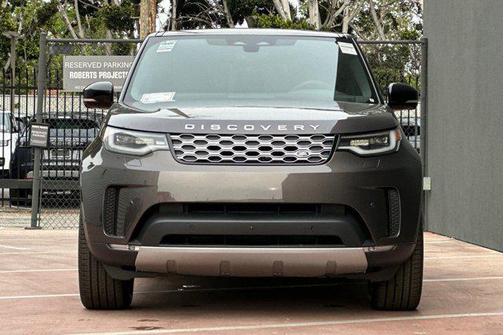 Charente Grey Premium Metallic 2026 Land Rover Discovery S