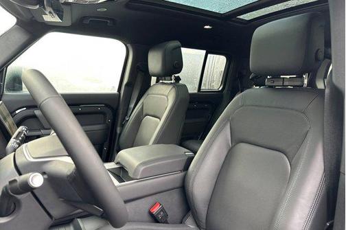 2026 Land Rover Defender P400 X-Dynamic SE