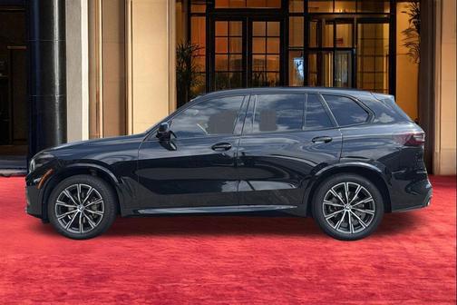 Black Sapphire Metallic 2023 BMW X5 xDrive40i