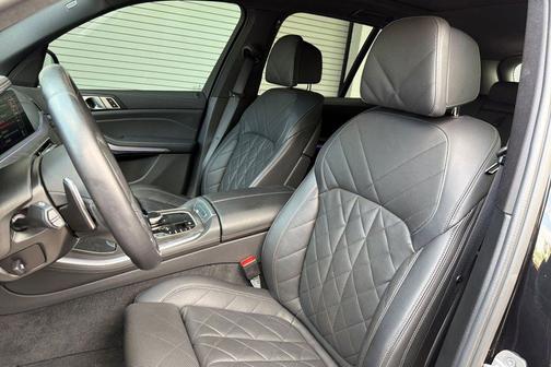 Black Sapphire Metallic 2023 BMW X5 xDrive40i