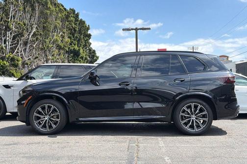 Black Sapphire Metallic 2023 BMW X5 xDrive40i