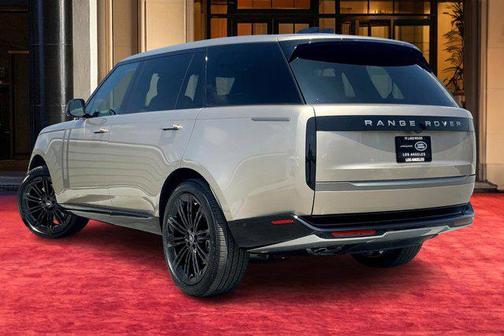 2025 Land Rover Range Rover P530 SE 7 Seat