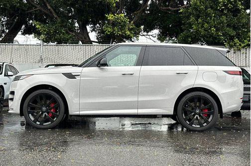 2025 Land Rover Range Rover Sport SE