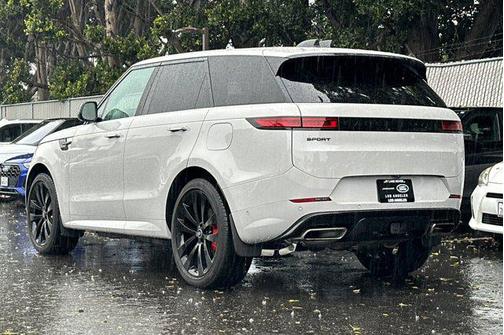 2025 Land Rover Range Rover Sport SE