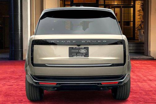 2025 Land Rover Range Rover P530 SE 7 Seat