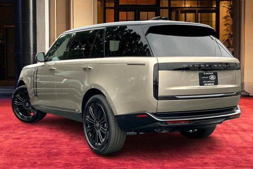 2025 Land Rover Range Rover P530 SE 7 Seat