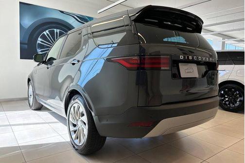 2026 Land Rover Discovery S