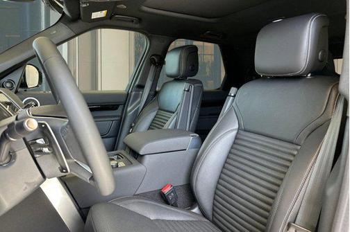 Carpathian Grey Premium Metallic 2026 Land Rover Discovery S