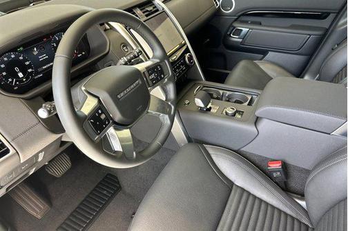 2026 Land Rover Discovery S