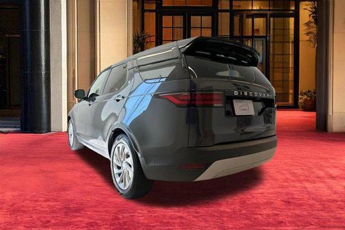 Carpathian Grey Premium Metallic 2026 Land Rover Discovery S