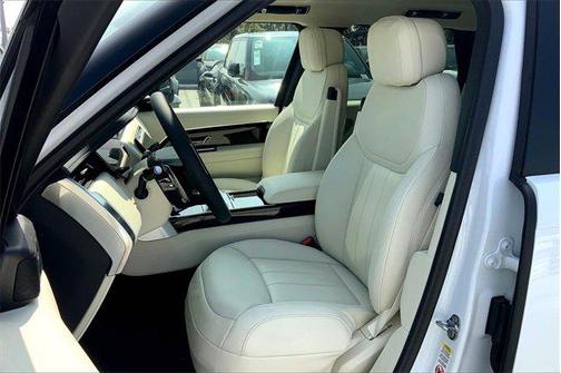 2025 Land Rover Range Rover P550e SE