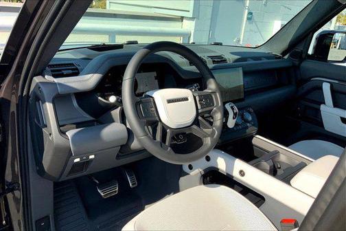 2025 Land Rover Defender P635 OCTA