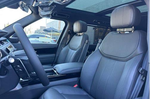 Carpathian Gray Premium Metall 2026 Land Rover Range Rover P400 SE 7 Seat