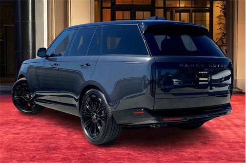 2025 Land Rover Range Rover P530 SE