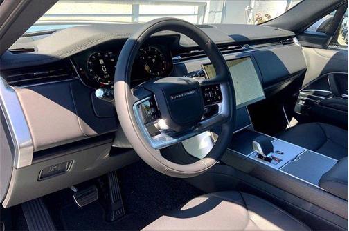 2025 Land Rover Range Rover P530 SE