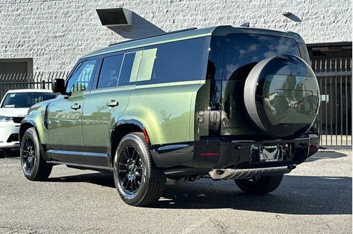 2026 Land Rover Defender P400 X-Dynamic SE