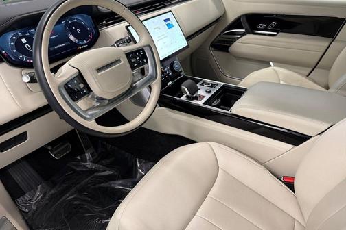 Carpathian Grey Premium Metallic 2023 Land Rover Range Rover P530 SE