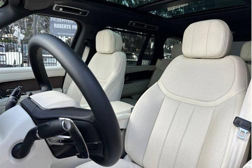 2025 Land Rover Range Rover P400 SE 7 Seat