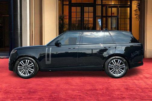 2025 Land Rover Range Rover P400 SE 7 Seat