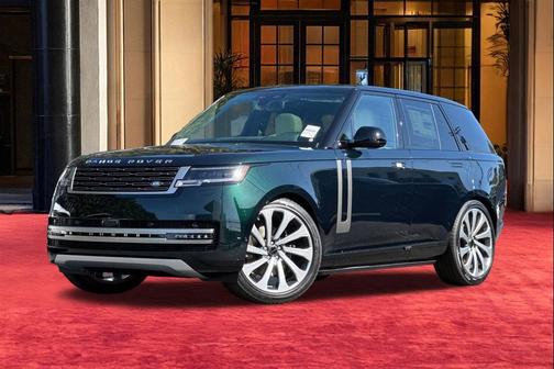 British Racing Green in Gloss 2026 Land Rover Range Rover P400 SE