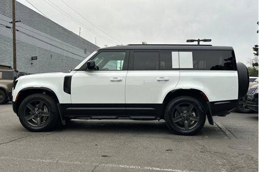 2025 Land Rover Defender 130 P400 X-Dynamic SE