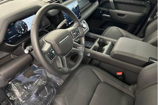 2025 Land Rover Defender 110 P400 S