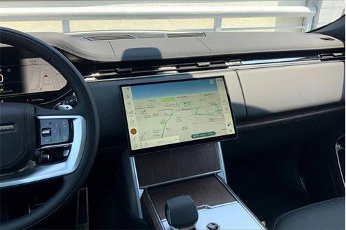 2025 Land Rover Range Rover P530 SE 7 Seat