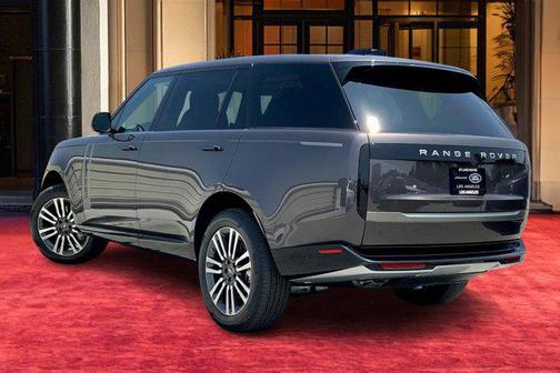2025 Land Rover Range Rover P530 SE 7 Seat