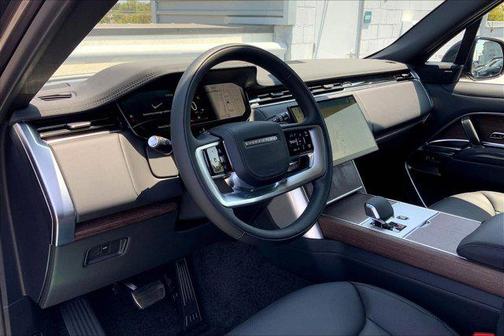 2025 Land Rover Range Rover P530 SE 7 Seat