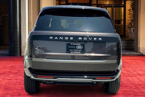2025 Land Rover Range Rover P530 SE 7 Seat