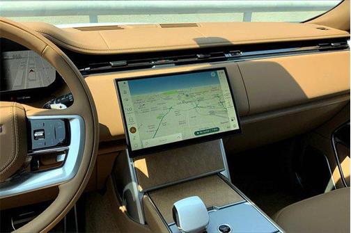 2025 Land Rover Range Rover P615 SV