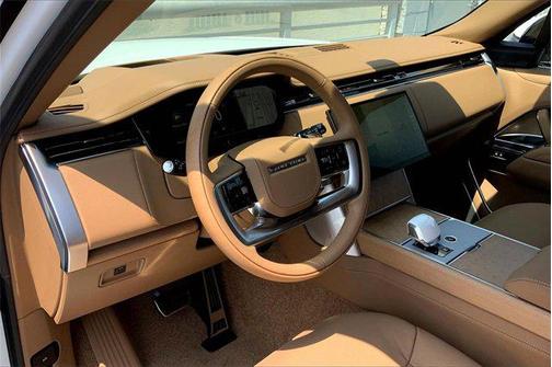 2025 Land Rover Range Rover P615 SV