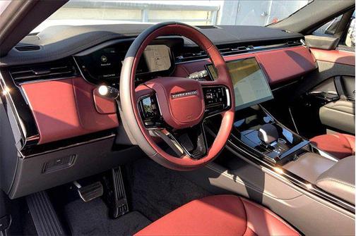 2025 Land Rover Range Rover Sport SE