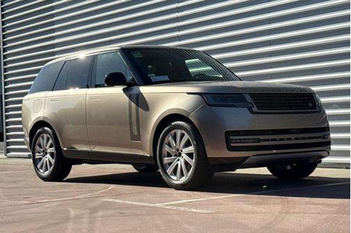 Batumi Gold Premium Metallic 2026 Land Rover Range Rover P400 SE