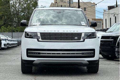 Fuji White 2026 Land Rover Range Rover P400 SE 7 Seat