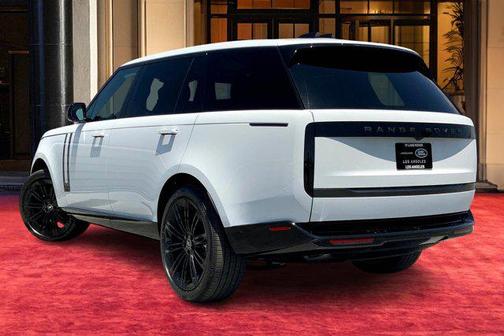 2025 Land Rover Range Rover P400 SE 7 Seat