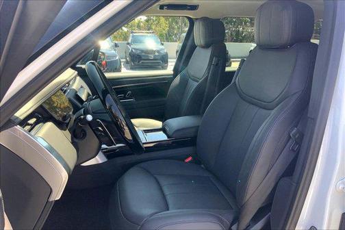2025 Land Rover Range Rover P400 SE