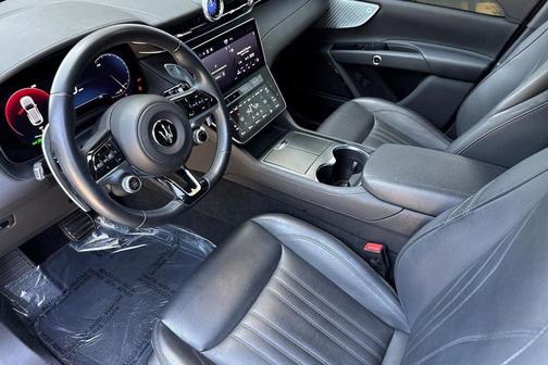 Silver 2023 Maserati Grecale GT