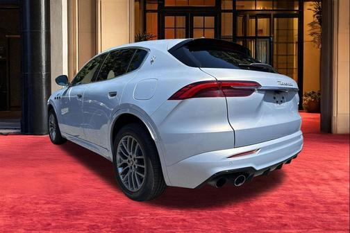 Silver 2023 Maserati Grecale GT