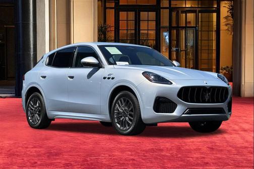 Silver 2023 Maserati Grecale GT