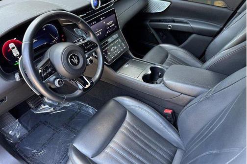 Silver 2023 Maserati Grecale GT