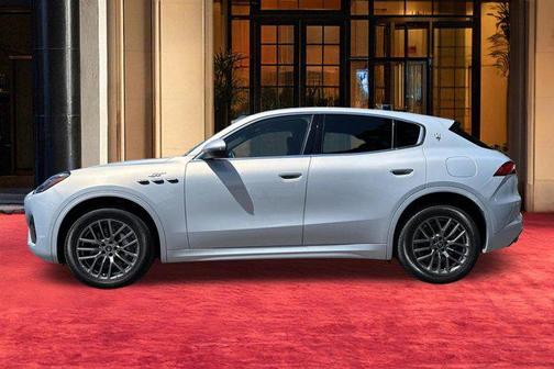 Silver 2023 Maserati Grecale GT