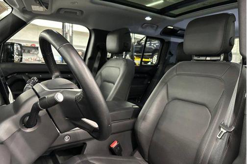 2025 Land Rover Defender 110 P300