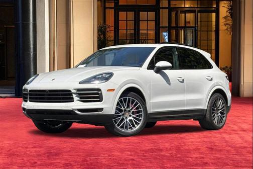 Chalk 2023 Porsche Cayenne Platinum Edition
