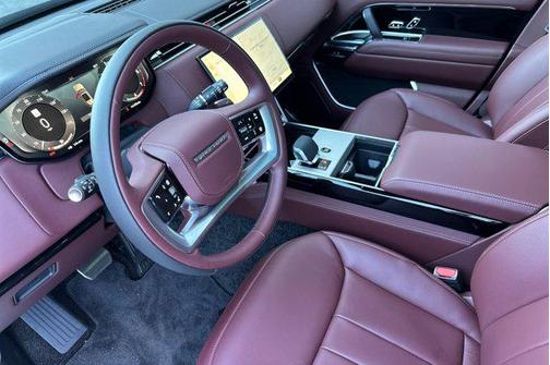 2025 Land Rover Range Rover P400 SE