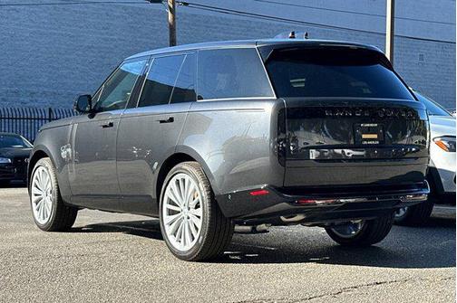 2025 Land Rover Range Rover P400 SE