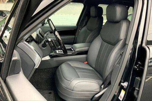 2025 Land Rover Range Rover P530 SE 7 Seat