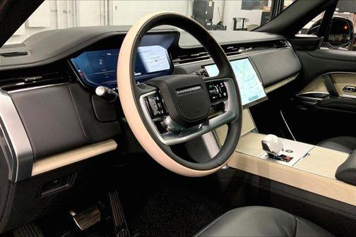 2025 Land Rover Range Rover P615 SV