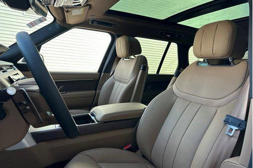 Belgravia Green Metallic 2026 Land Rover Range Rover P530 SE